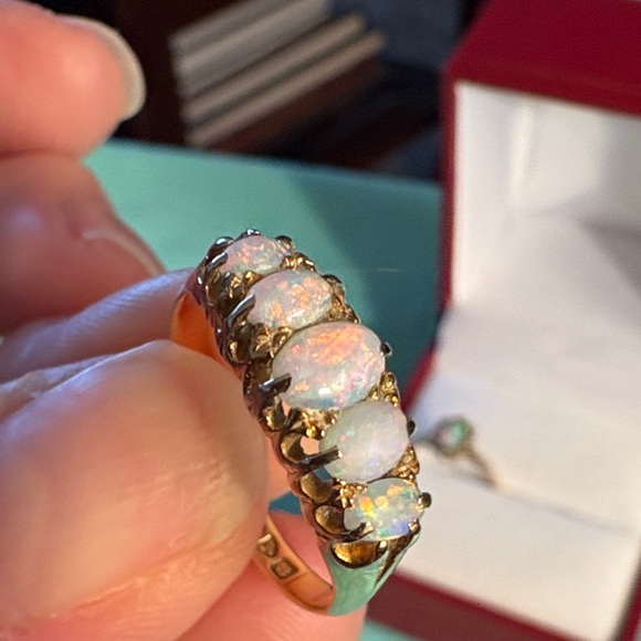 Antique Opal 18K Yellow Gold Band Ring - Picture 9 of 16